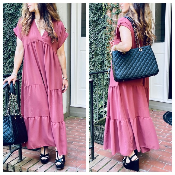 ShopEvelynne Dresses & Skirts - MADE IN ITALY FABULOUS V TIERED MAXI DRESS
